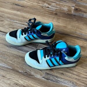 RARE: Adidas Teal, Black, White Sneakers Women’s size 7.5/8